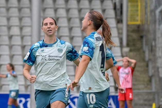 Estrella Merino (Bayer 04 Leverkusen Frauen, 10) beim Jubel nach ihem Treffer zum 1:2 mit Caroline Kehrer (Bayer 04 Leverkusen Frauen, 09) GER, SC Freiburg vs Bayer 04 Leverkusen, Frauen-Fussball, Bundesliga, 5. Spieltag, Saison 2026 2027, 20.09.2026 DFB REGULATIONS PROHIBIT ANY USE OF PHOTOGRAPHS AS IMAGE SEQUENCES AND OR QUASI-VIDEO GER, SC Freiburg vs Bayer 04 Leverkusen, Frauen-Fussball, Bundesliga, 5. Spieltag, Saison 2026 2027, 20.09.2026 Freiburg Copyright: xEibner-Pressefotox EP_THS