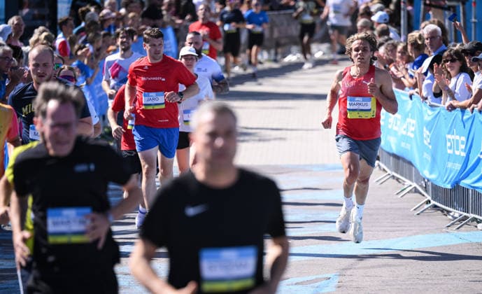 Laufen Leichtathletik Stadtlauf Tuebingen 33. Erbelauf 2026 20.09.2026 Sieger Markus Goerger (re, LG Region Karlsruhe)
