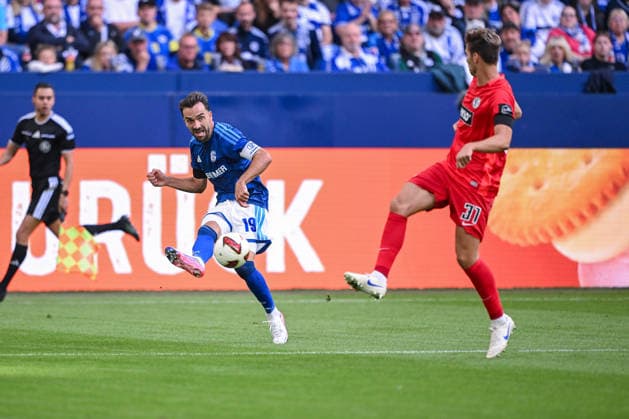 20.09.2026, Fussball, Saison 2026 2027, Bundesliga, FC Schalke 04 - SV Elversberg, Kenan Karaman (FC Schalke 04), Maximilian Rohr (SV Elversberg) xRHR-FOTO YYx Copyright: KROEGER RHR-FOTOx RHR-FOTO YY