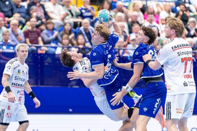 (L-R) Florian Scheerer (HC Erlangen, 10) im Zweikampf mit Lukas Hutecek (TBV Lemgo Lippe, 02), Joel Willecke (TBV Lemgo Lippe, 24), Maciej Gebala (HC Erlangen, 77) GER, TBV Lemgo Lippe vs. HC Erlangen, Handball, 1. Bundesliga, 5. Spieltag, Spielzeit 2026 2027, 20.09.2026 GER, TBV Lemgo Lippe vs. HC Erlangen, Handball, 1. Bundesliga, 5. Spieltag, Spielzeit 2026 2027, 20.09.2026 Lemgo Copyright: xEibner-Pressefoto JanxRollingerx EP_JSK