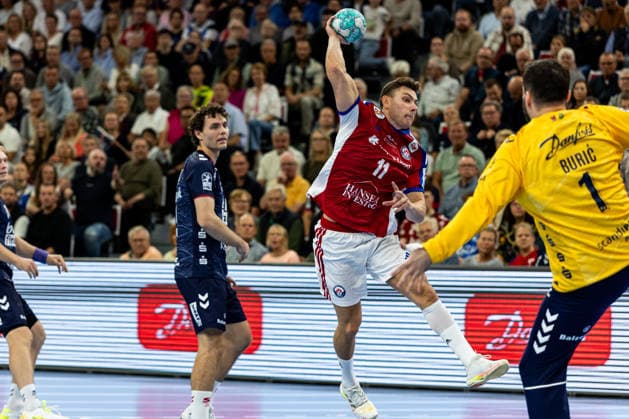 Opel HBL: SG Flensburg-Handewitt vs Handball Club Hamburg; 20.09.26 Nicolaj Jorgensen (Nr.11, Handball Club Hamburg) im Angriff Opel HBL: SG Flensburg-Handewitt vs Handball Club Hamburg, GGW Arena am 20.09.26 Copyright: xBEAUTIFULxSPORTS MarioxM.xKobergx