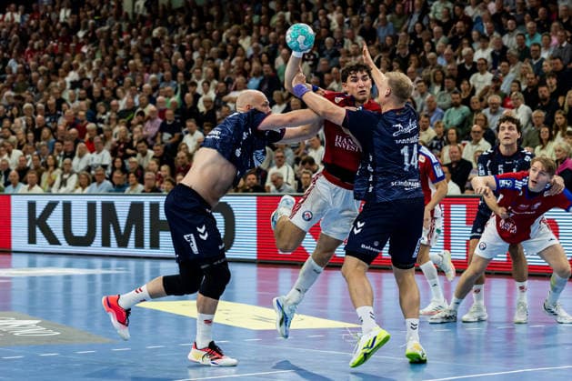 Opel HBL: SG Flensburg-Handewitt vs Handball Club Hamburg; 20.09.26 Elias Kofler (Nr.06, Handball Club Hamburg) im Angriff Opel HBL: SG Flensburg-Handewitt vs Handball Club Hamburg, GGW Arena am 20.09.26 Copyright: xBEAUTIFULxSPORTS MarioxM.xKobergx