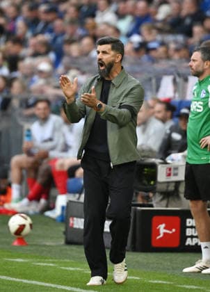 Trainer Miron Muslic (FC Schalke 04) 20.09.2026, Fussball 1. Bundesliga, Saison 2026 2027, 4. Spieltag, FC Schalke 04 - SV Elversberg DFL regulations prohibit any use of photographs as image sequences and or quasi-video Gelsenkirchen Veltins Arena Nordrhein Westfalen Deutschland
