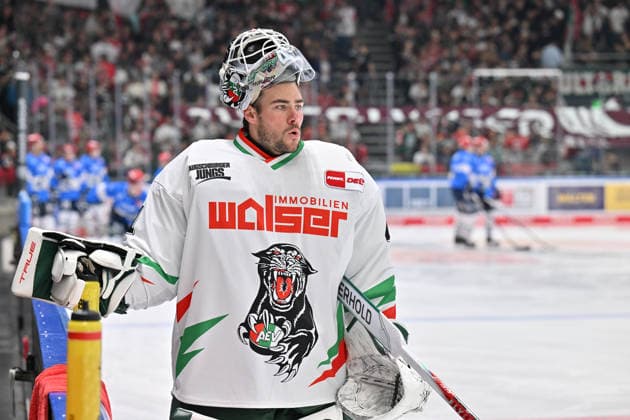 Penny DEL; Augsburger Panther - Schwenninger Wild Wings, 20.09.2026 AUGSBURG, GERMANY; 20. SEPTEMBER: im Bild ein gut gelaunter Peyton JONES (Augsburger Panther 41) vor dem Match der Penny DEL zwischen den Augsburger Panthern und den Schwenninger Wild Wings am 2. Spieltag im Curt Frenzel Stadion Copyright: xBEAUTIFULxSPORTS Goldbergx