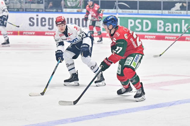 Penny DEL; Augsburger Panther - Schwenninger Wild Wings, 20.09.2026 AUGSBURG, GERMANY; 20. SEPTEMBER: im Duell Reed LEBSTER (Schwenninger Wild Wings 23) und Kyle MAYHEW (Augsburger Panther 27) während dem Match der Penny DEL zwischen den Augsburger Panthern und den Schwenninger Wild Wings am 2. Spieltag im Curt Frenzel Stadion Copyright: xBEAUTIFULxSPORTS Goldbergx