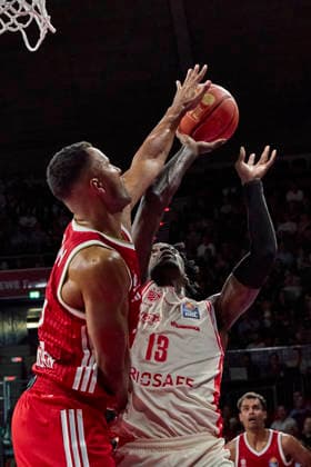 Deutsche Basketball Bundesliga (BBL), FC Bayern München Basketball vs BMA365 BAMBERG BASKETS, München FC Bayern Basketball, Bamberg Baskets MBA365, 2026-09-20 in München (BMW Park) SCOTT Trevon (BMA365 Bamberg BASKETS Power Forward (PF) Nr13-BAM13), THIEMANN Johannes (FC Bayern Basketball Power Forward (PF) Nr32-FCBB32) sportworld München BMW Park Bayern Deutschland