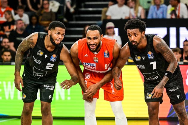 20.09.2026, GER, Basketball, Herren, easycredit Basketball Bundesliga, Saison 2026 2027, 1. Spieltag, ratiopharm Ulm vs MHP Riesen Ludwigsburg David Joplin (Ludwigsburg, 2), Armel Traore (Ulm, 94), Elijah Hughes (Ludwigsburg, 7) Neu-Ulm ratiopharm Arena Bayern Deutschland Copyright: xNordphotox xHafnerx