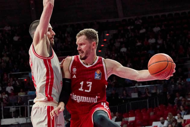 Deutsche Basketball Bundesliga (BBL), FC Bayern München Basketball vs BMA365 BAMBERG BASKETS, München FC Bayern Basketball, Bamberg Baskets MBA365, 2026-09-20 in München (BMW Park) OBST Andreas (FC Bayern Basketball Shooting Guard (SG) Nr13-FCBB13), KEPPELER Daniel (BMA365 Bamberg BASKETS Center (C) Nr31-BAM31) sportworld München BMW Park Bayern Deutschland