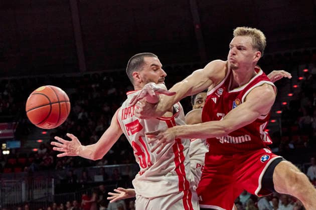 Deutsche Basketball Bundesliga (BBL), FC Bayern München Basketball vs BMA365 BAMBERG BASKETS, München FC Bayern Basketball, Bamberg Baskets MBA365, 2026-09-20 in München (BMW Park) HOLLATZ Justus (FC Bayern Basketball Point Guard (PG) Nr21-FCBB21), KEPPELER Daniel (BMA365 Bamberg BASKETS Center (C) Nr31-BAM31) sportworld München BMW Park Bayern Deutschland
