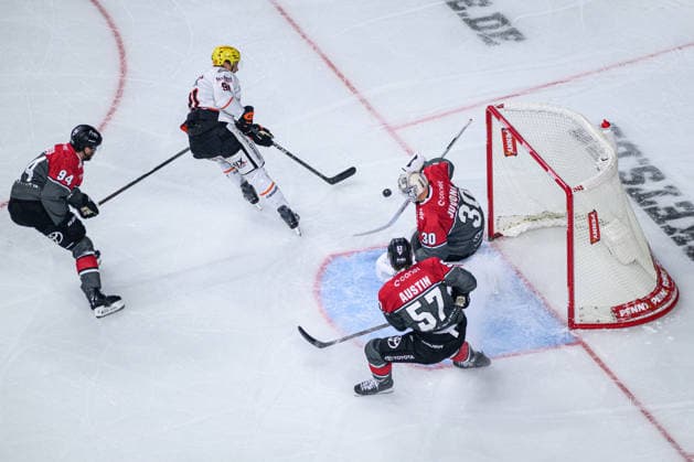 COLOGNE, GERMANY - 20 SEPTEMBER, 2026: Austin Wagner, Brady Austin, Janne Juvonen, Robin Press - The PENNY DEL Ice hockey, Eishockey match Koelner Haie vs. Loewen Frankfurt at LANXESS arena.  Copyright: xVitaliixKliuievx