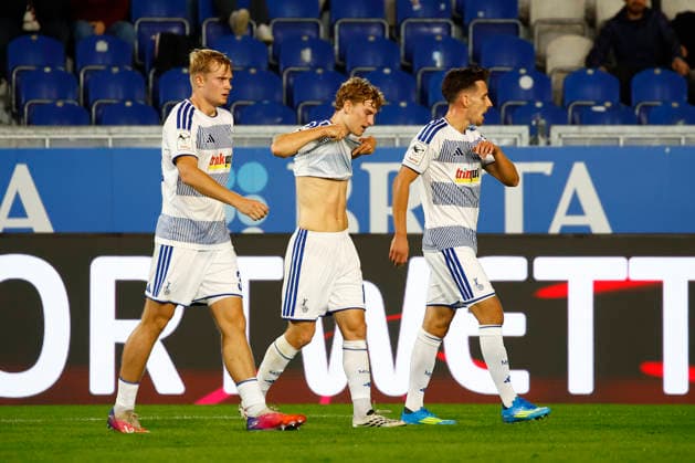 20.09.2026, xavx, Fussball 3.Liga, SV Wehen Wiesbaden - MSV Duisburg v.l. Dominik Kother (MSV Duisburg) celebrate the goal, Der Torjubel zum 0:2 Wiesbaden