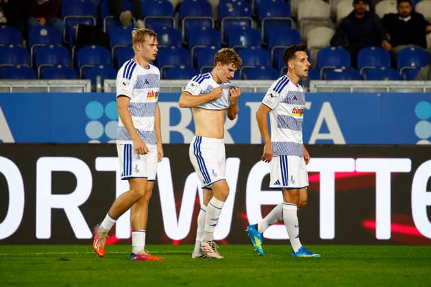 20.09.2026, xavx, Fussball 3.Liga, SV Wehen Wiesbaden - MSV Duisburg v.l. Dominik Kother (MSV Duisburg) celebrate the goal, Der Torjubel zum 0:2 Wiesbaden