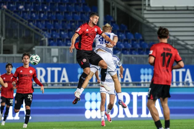 Fussball, 3.Liga Saison 2026 2027 7.Spieltag SV Wehen Wiesbaden - MSV Duisburg 20.09.2026, BRITA-Arena Peter Remmert (MSV Duisburg, 39) Kopfballaktion Wiesbaden BRITA-Arena Hessen Deutschland