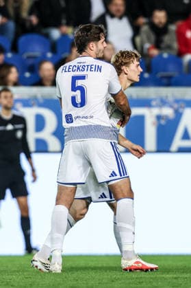 Fussball, 3.Liga Saison 2026 2027 7.Spieltag SV Wehen Wiesbaden - MSV Duisburg 20.09.2026, BRITA-Arena Torjubel MSV Duisburg nach dem Tor zum 20 durch Dominik Kother (MSV Duisburg, 11) die Spieler freuen sich Wiesbaden BRITA-Arena Hessen Deutschland