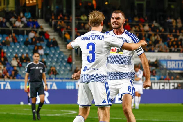 20.09.2026, xavx, Fussball 3.Liga, SV Wehen Wiesbaden - MSV Duisburg v.l. Frederik Christensen (MSV Duisburg) celebrate the goal, Der Torjubel zum 0:3, Rasim Bulic (MSV Duisburg) Wiesbaden