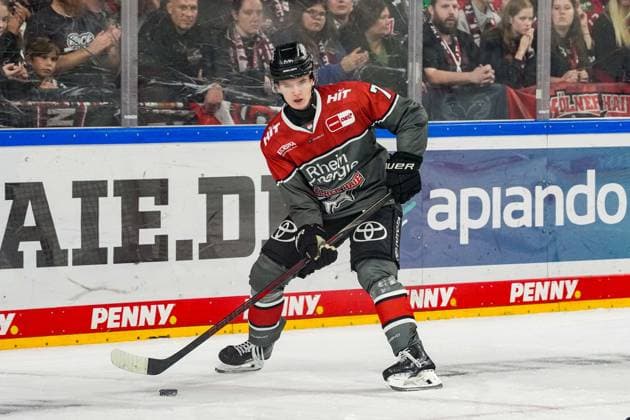 Eishockey Penny-DEL 2. Spieltag Kölner Haie - Löwen Frankfurt am 20.09.2026 in der Lanxess Arena in Köln Carlos Händel ( Köln ) Gemäß den Vorgaben der DEL Deutsche Eishockey Liga ist die Publikation und Weiterverwertung der Aufnahmen in elektronischen Medien und Endgeräten aller Art während des laufenden Spiels nicht zulässig.