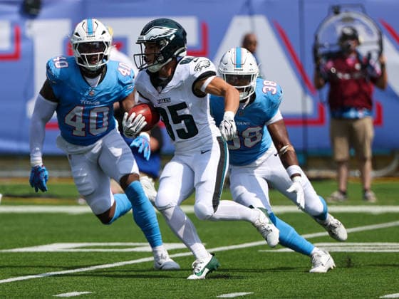 Sep 20, 2026; Nashville, TN, USA; Philadelphia Eagles wide receiver Britain Covey (85) returns a punt during the NFL, American Football Herren, USA regular season game between the Philadelphia Eagles and Tennessee Titans at Nissan Stadium. Mandatory Credit: -Cal Media NFL 2026: Eagles Vs Titans SEP 20  - ZUMAc04_ 20260920_zma_c04_018 Copyright: xStephenxFurstx