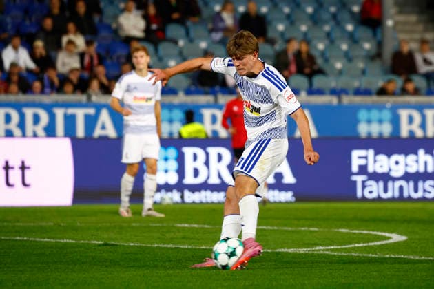 20.09.2026, xavx, Fussball 3.Liga, SV Wehen Wiesbaden - MSV Duisburg v.l. Frederik Christensen (MSV Duisburg) Goal scored, erzielt das Tor zum 0:3 Wiesbaden