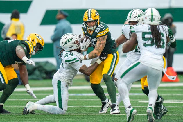 Sep 20, 2026; East Rutherford, NJ, USA; Green Bay Packers tight end Tucker Kraft (85) with the catch as New York Jets linebacker Jamien Sherwood (44) tries to bring him down during an NFL, American Football Herren, USA game at MetLife Stadium. Mandatory Credit: -Cal Media NFL 2026: Packers Vs Jets SEP 20  - ZUMAc04_ 20260920_zma_c04_056 Copyright: xChrisxSzagolax