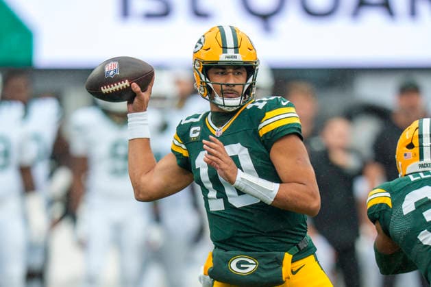 Sep 20, 2026; East Rutherford, NJ, USA; Green Bay Packers quarterback Jordan Love (10) throws the ball during an NFL, American Football Herren, USA game against the New York Jets at MetLife Stadium. Mandatory Credit: -Cal Media East Rutherford USA - ZUMAc04_ 20260920_zma_c04_057 Copyright: xChrisxSzagolax