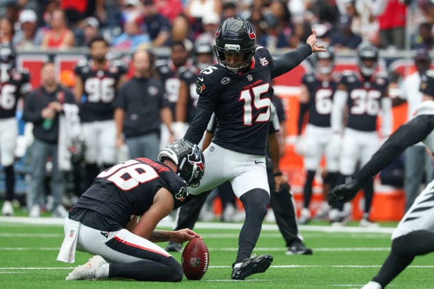 HOUSTON, TX - SEPTEMBER 20: Place kicker Ka imi Fairbairn 15 of the Houston Texans kicks a field goal during the NFL, American Football Herren, USA football game between the Houston Texans and Cincinnati Bengals on September 20, 2026, at Reliant Stadium in Houston, TX. (Photo by David Buono Icon Sportswire) NFL: SEP 20 Bengals at Texans EDITORIAL USE ONLY Icon260920030