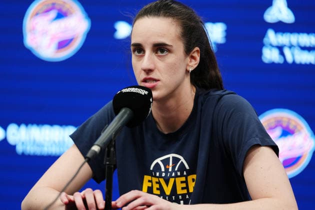 INDIANAPOLIS, IN - SEPTEMBER 20: Indiana Fever guard Caitlin Clark (22) speaks to the media during a press conference, PK, Pressekonferenz before the game against the Washington Mystics on September 20, 2026, at Gainbridge Fieldhouse in Indianapolis, Indiana. (Photo by Brian Spurlock Icon Sportswire) WNBA, Basketball Damen, USA SEP 20 Washington Mystics at Indiana Fever EDITORIAL USE ONLY Icon2609202
