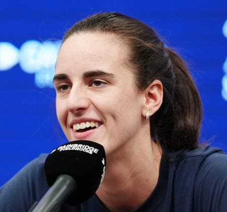 INDIANAPOLIS, IN - SEPTEMBER 20: Indiana Fever guard Caitlin Clark (22) speaks to the media during a press conference, PK, Pressekonferenz before the game against the Washington Mystics on September 20, 2026, at Gainbridge Fieldhouse in Indianapolis, Indiana. (Photo by Brian Spurlock Icon Sportswire) WNBA, Basketball Damen, USA SEP 20 Washington Mystics at Indiana Fever EDITORIAL USE ONLY Icon2609203