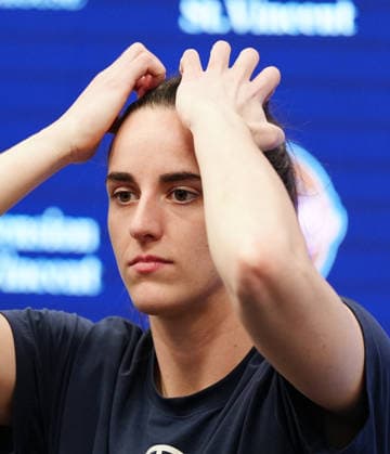 INDIANAPOLIS, IN - SEPTEMBER 20: Indiana Fever guard Caitlin Clark (22) speaks to the media during a press conference, PK, Pressekonferenz before the game against the Washington Mystics on September 20, 2026, at Gainbridge Fieldhouse in Indianapolis, Indiana. (Photo by Brian Spurlock Icon Sportswire) WNBA, Basketball Damen, USA SEP 20 Washington Mystics at Indiana Fever EDITORIAL USE ONLY Icon2609205