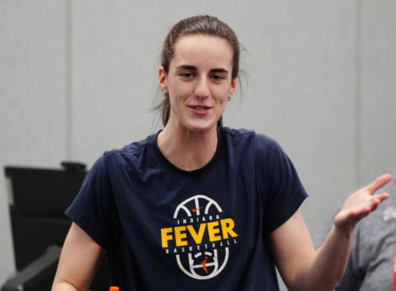 INDIANAPOLIS, IN - SEPTEMBER 20: Indiana Fever guard Caitlin Clark (22) speaks to the media during a press conference, PK, Pressekonferenz before the game against the Washington Mystics on September 20, 2026, at Gainbridge Fieldhouse in Indianapolis, Indiana. (Photo by Brian Spurlock Icon Sportswire) WNBA, Basketball Damen, USA SEP 20 Washington Mystics at Indiana Fever EDITORIAL USE ONLY Icon2609209