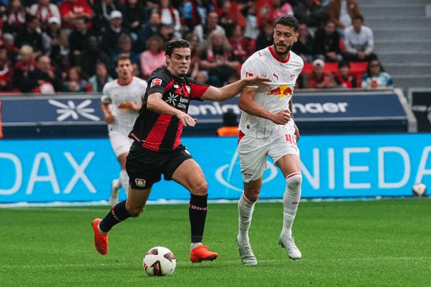 20.09.2026, xjmrgnx, Fussball 1.Bundesliga, Bayer 04 Leverkusen - RB Leipzig v.l. Zweikampf zwischen Miguel Gutierrez (3, Leverkusen) und Romulo (40, Leipzig) (DFL DFB REGULATIONS PROHIBIT ANY USE OF PHOTOGRAPHS as IMAGE SEQUENCES and or QUASI-VIDEO) Leverkusen