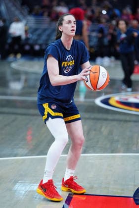 INDIANAPOLIS, IN - SEPTEMBER 20: Indiana Fever guard Caitlin Clark (22) wears her NIKE Caitlin 1 Sea of Red shoes while warming up before the game against the Washington Mystics on September 20, 2026, at Gainbridge Fieldhouse in Indianapolis, Indiana. (Photo by Brian Spurlock Icon Sportswire) WNBA, Basketball Damen, USA SEP 20 Washington Mystics at Indiana Fever EDITORIAL USE ONLY Icon26092015