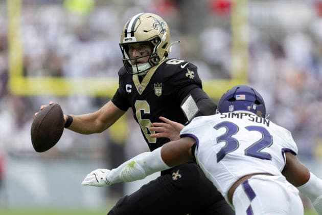 BALTIMORE, MD - SEPTEMBER 20: New Orleans Saints quarterback Tyler Shough (6) sheds off a tackle from Baltimore Ravens linebacker Trenton Simpson (32) during a NFL, American Football Herren, USA football game between New Orleans Saints and Baltimore Ravens September 20, 2026 at M&T Bank Stadium in Baltimore, MD (Photo by Charles Brock Icon Sportswire) NFL: SEP 20 Saints at Ravens EDITORIAL USE ONLY Icon260920018