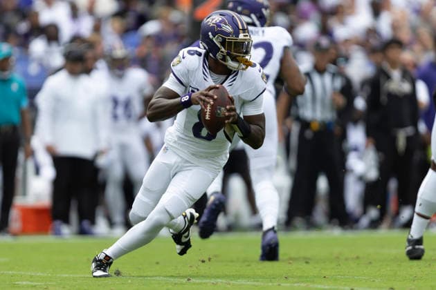 BALTIMORE, MD - SEPTEMBER 20: Baltimore Ravens quarterback Lamar Jackson (8) rolls out of the pocket during a NFL, American Football Herren, USA football game between New Orleans Saints and Baltimore Ravens September 20, 2026 at M&T Bank Stadium in Baltimore, MD (Photo by Charles Brock Icon Sportswire) NFL: SEP 20 Saints at Ravens EDITORIAL USE ONLY Icon260920047