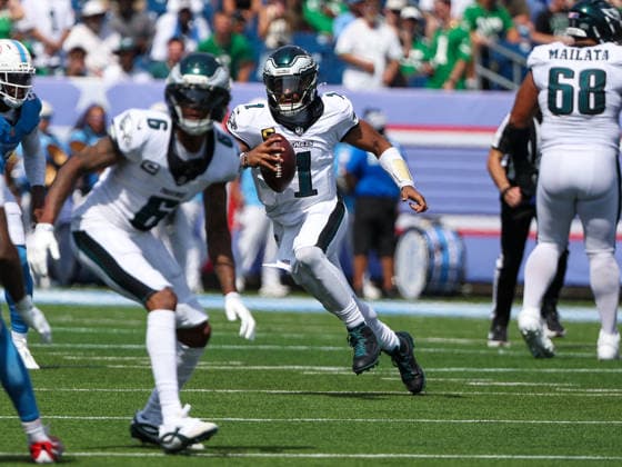 Sep 20, 2026; Nashville, TN, USA; Philadelphia Eagles quarterback Jalen Hurts (1) scrambles with the ball during the NFL, American Football Herren, USA regular season game between the Philadelphia Eagles and Tennessee Titans at Nissan Stadium. Mandatory Credit: -Cal Media Nashville USA - ZUMAc04_ 20260920_zma_c04_078 Copyright: xStephenxFurstx