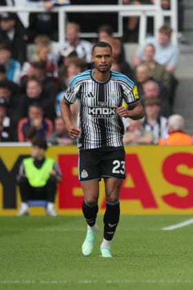 Newcastle United v Hull City, Premier League Jacob Murphy of Newcastle United during the Premier League match between Newcastle United and Hull City at St. James s Park, Newcastle, UK on 19 September 2026. Newcastle St. James s Park Tyne and Wear UK Editorial use only DataCo restrictions apply See www.football-dataco.com , Copyright: xAlunxRobertsx PSI-24902-0298