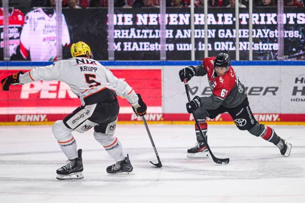COLOGNE, GERMANY - 20 SEPTEMBER, 2026: Markus Ljungh, Bjoern Krupp - The PENNY DEL Ice hockey, Eishockey match Koelner Haie vs. Loewen Frankfurt at LANXESS arena.  Copyright: xVitaliixKliuievx