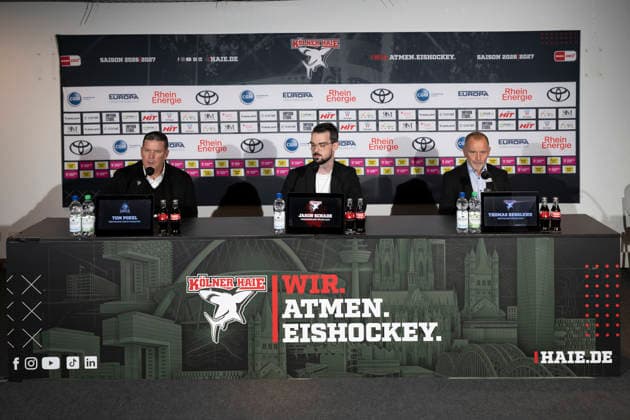 PENNY DEL 1; Kölner Haie - Löwen Frankfurt; Köln, 20.09.2026 Tom Pokel (Löwen Frankfurt, Head Coach); Jason Schade; Thomas Berglund (Kölner Haie, Head Coach); PENNY DEL 1; Kölner Haie - Löwen Frankfurt am 20.09.2026 in der Lanxessarena in Köln (Deutschland). Copyright: xBEAUTIFULxSPORTS AndreasxDickx