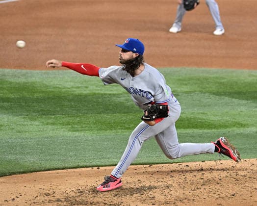 Toronto Blue Jays pither Spencer Arrighetti throws against the Texas Rangers during the fifth inning at Globe Life Field on Sunday, September 20, 2026, in Arlington, TX. The Blue Jays defeated the Rangers 7-2.  ARL2026092010 IANxHALPERIN
