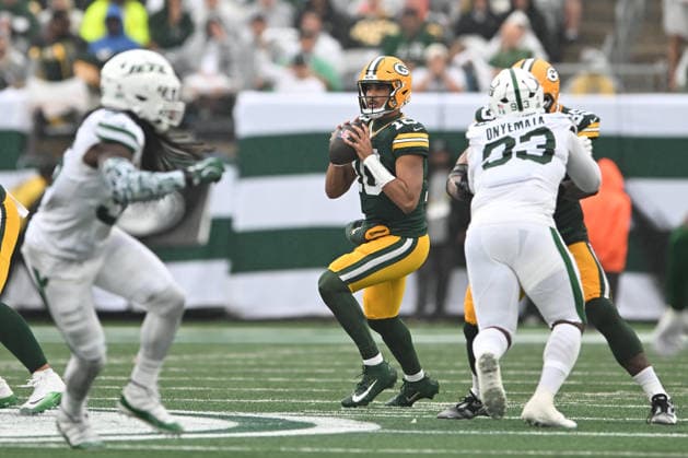 September 20, 2026, East Rutherford, New Jersey, United States of America: East Rutherford, United States of America. 20 Sep, 2026. Green Bay Packers Quarterback JORDAN LOVE (10)in action at MetLife Stadium. Green Bay Packers defeated New York Jets 20 to 17. Credit: , Jr. Alamy Live News East Rutherford United States of America - ZUMAa301 20260920_aaf_a301_016 Copyright: xBrooksxVonxArxx