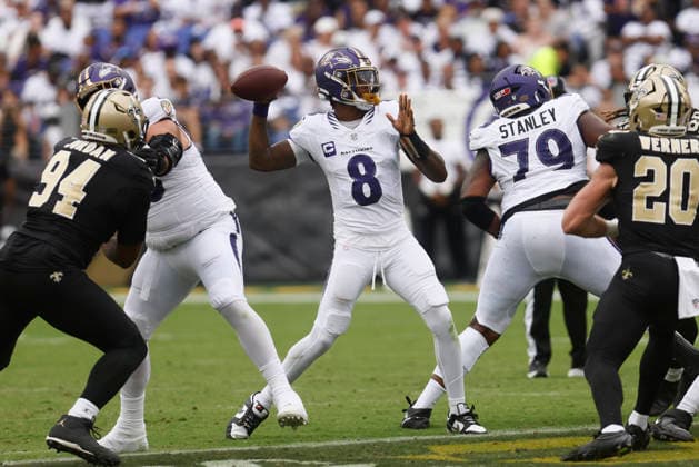 Baltimore Ravens quarterback Lamar Jackson (8) looks to pass during an NFL, American Football Herren, USA game against the New Orleans Saints. Sep 20, 2026; Baltimore, MD, USA; at M&T Bank Stadium. New Orleans won 24-17. Mandatory Credit: -Cal Media Baltimore USA - ZUMAc04_ 20260920_zma_c04_211 Copyright: xMikexBuscherx