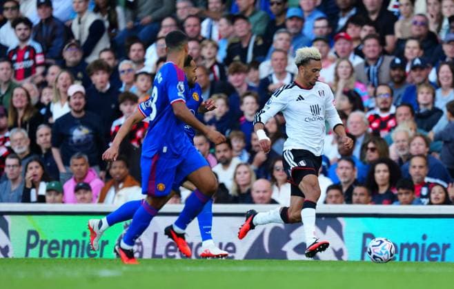 Antonee Robinson of Fulham Fulham v Manchester United, ManU Premier League, Football, Craven Cottage, London, UK - 20 Sep 2026London Craven Cottage United Kingdom EDITORIAL USE ONLY No use with unauthorised audio, video, data, fixture lists, club league logos or live services. Online in-match use limited to 120 images, no video emulation. No use in betting, games or single club league player publications.  Copyright: xJavierxGarcia Shutterstockx 17160117ee