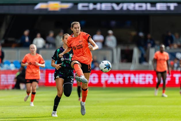 SAN JOSE, CA - SEPTEMBER 20: Joelle Anderson 18 of Bay FC kicks the ball during a NWSL match against Racing Louisville FC on September 20, 2026 at PayPal Park in San Jose, CA. (Photo by Matthew Huang Icon Sportswire) SOCCER: SEP 20 NWSL Bay FC vs Racing Louisville EDITORIAL USE ONLY Icon260920003