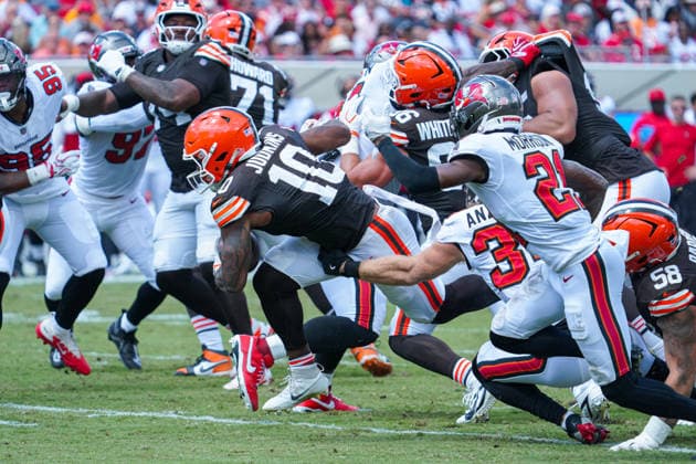 Cleveland Browns at Tampa Bay Buccaneers, Tampa Bay, Florida, USA Tampa Bay, Florida, USA, Septemer 20, Cleveland Browns player Quinshon Judkins 10 gets tackled at Raymond James Stadium. Copyright: xMartyxJean-Louisx