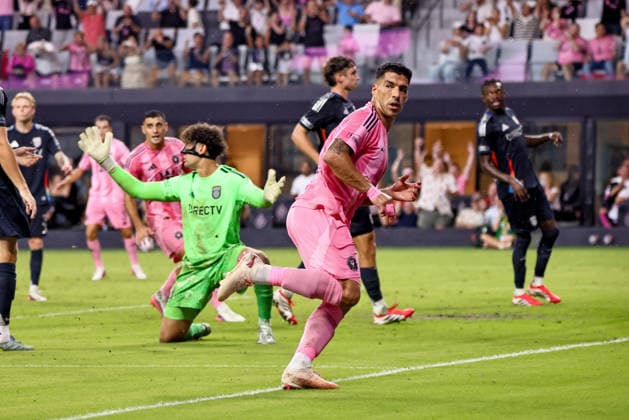 MIAMI, FL - SEPTEMBER 20: Inter Miami CF Forward Luis Suarez (9) celebrates a goal scored during a 2026 MLS, Fussball Herren, USA soccer match between Inter Miami CF and San Diego FC on September 20, 2026 at NU Stadium, Miami, Fla.(Photo by Chris Arjoon Icon Sportswire). SOCCER: SEP 20 MLS Inter Miami CF vs San Diego FC EDITORIAL USE ONLY Icon2609200000013