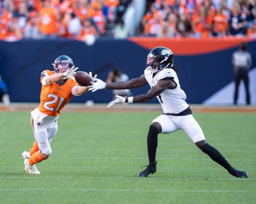 Sep 20, 2026; Denver Broncos cornerback Riley Moss (21) breaks up a pass during the game between the Denver Broncos and Jacksonville Jaguars in Denver, CO, USA; at Empower Field at Mile High. Mandatory Credit: -Cal Media NFL, American Football Herren, USA 2026: Jaguars Vs Broncos SEP 20  - ZUMAc04_ 20260920_zma_c04_276 Copyright: xDerekxRegensburgerx