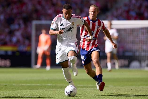 LaLiga EA SPORTS 2026 2027 - Atletico Madrid and Real Madrid CF in Madrid, Spain - 20 Sep 2026 Kylian Mbappe (Real Madrid CF) and Marcos Llorente (Atletico Madrid) are seen in action during the LaLiga EA SPORTS 2026 2027 match between Atletico Madrid and Real Madrid CF. Final score: Atletico Madrid 2-1 Real Madrid CF. Madrid Spain Copyright: xFedericoxTitonex xSOPAxImagesx Federico-Titone-1452316