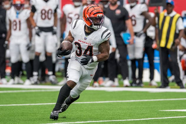 September 20, 2026: Cincinnati Bengals running back Samaje Perine (34) carries the ball during a game between the Cincinnati Bengals and the Houston Texans in Houston, TX. .. CSM - ZUMAc04_ 20260920_zma_c04_394 Copyright: xTraskxSmithx