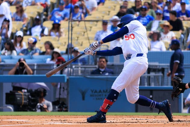 September 20, 2026, Los Angeles, California, USA: Mookie Betts 50 of the Los Angeles Dodgers at bat during a regular-season MLB, Baseball Herren, USA game against the San Francisco Giants on Sunday September 20, 2026 at Dodger Stadium in Los Angeles, California. Dodgers defeat Giants, 3-1. JAVIER ROJAS PI Los Angeles USA - ZUMAp124 20260920_zaa_p124_074 Copyright: xJavierxRojasx