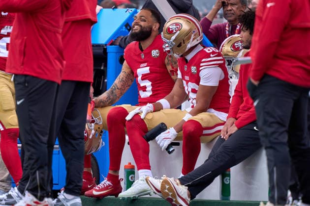 SANTA CLARA, CA - SEPTEMBER 20: Wide receiver Mike Evans (5) of the San Francisco 49ers looks on against the Miami Dolphins during a game at Levi s Stadium on September 20, 2026 in Santa Clara, California. (Photo by Robin Alam Icon Sportswire) NFL, American Football Herren, USA SEP 20 Dolphins at 49ers EDITORIAL USE ONLY Icon1642509282649