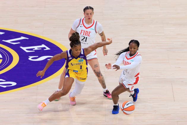 September 20, 2026, Los Angeles, California, USA: Monique Akoa Makani 1 of the Los Angeles Sparks and Jordan Harrison 2 of the Portland Fire reach for the loose ball during their regular season WNBA, Basketball Damen, USA game on Sunday September 20, 2026 at Crypto.com Arena in Los Angeles, California. Sparks defeat Fire, 105-84. ARIANA RUIZ PI Los Angeles USA - ZUMAp124 20260920_zaa_p124_119 Copyright: xArianaxRuizx
